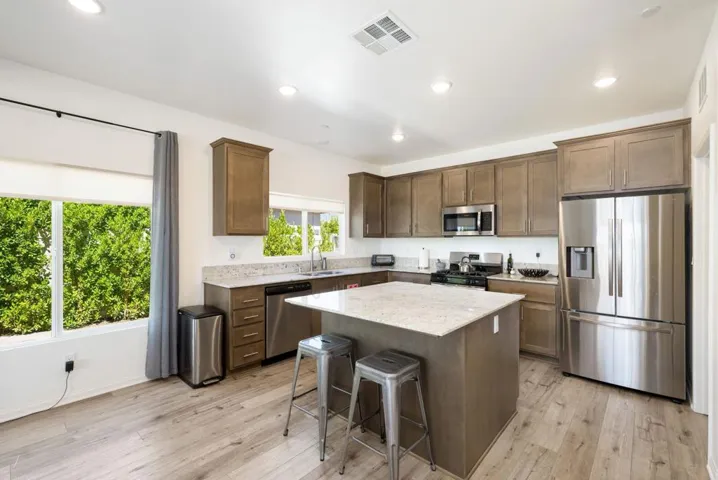 22-web-or-mls-GMRollingHills_2023_022