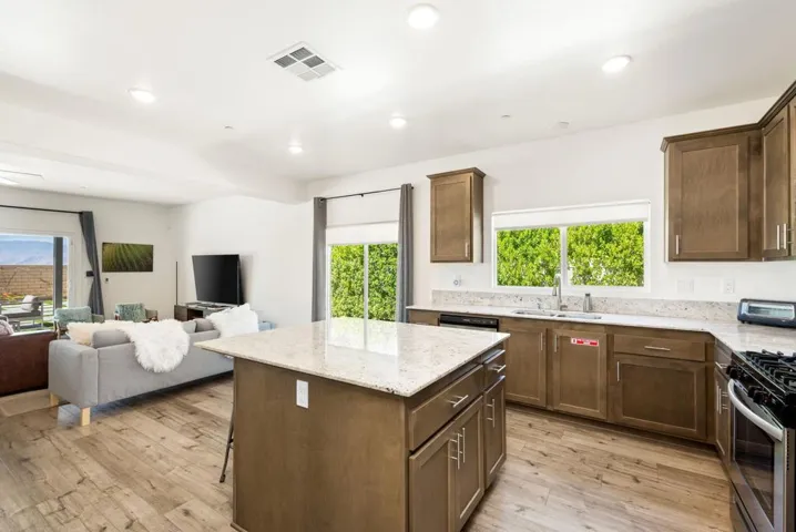 25-web-or-mls-GMRollingHills_2023_025