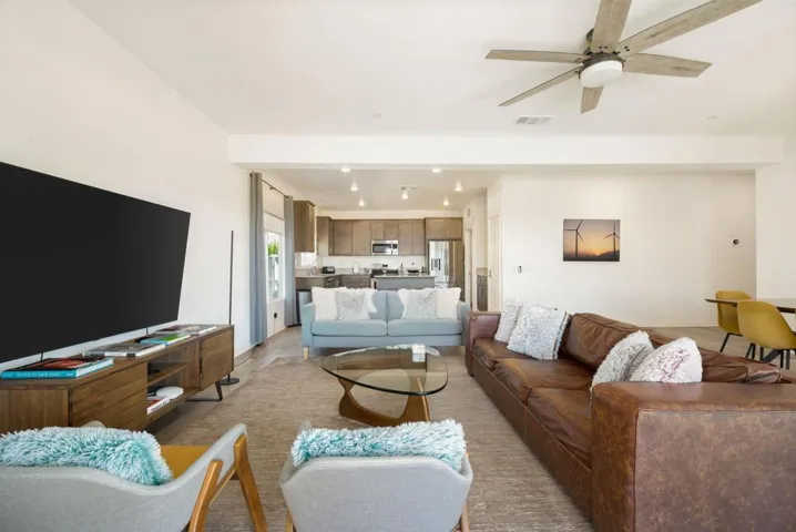 21-web-or-mls-GMRollingHills_2023_021
