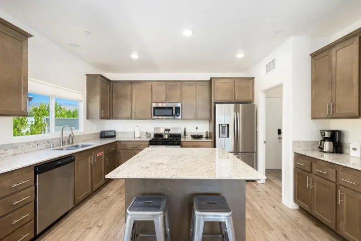 23-web-or-mls-GMRollingHills_2023_023