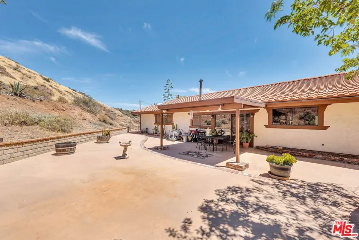 9235 Escondido Canyon Road, Agua Dulce, California 91390