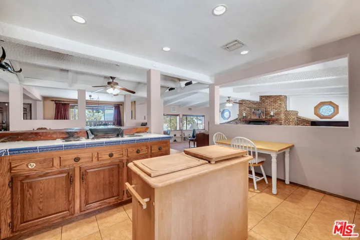 9235 Escondido Canyon Road, Agua Dulce, California 91390