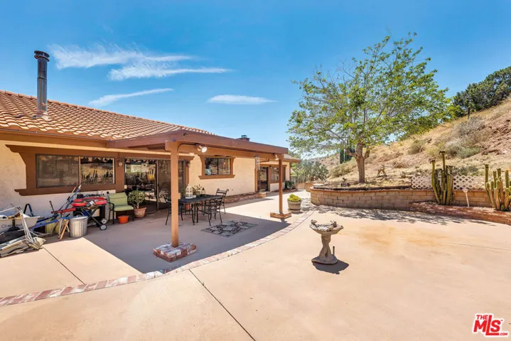 9235 Escondido Canyon Road, Agua Dulce, California 91390