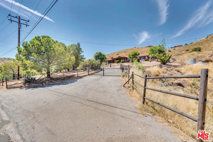 9235 Escondido Canyon Road, Agua Dulce, California 91390