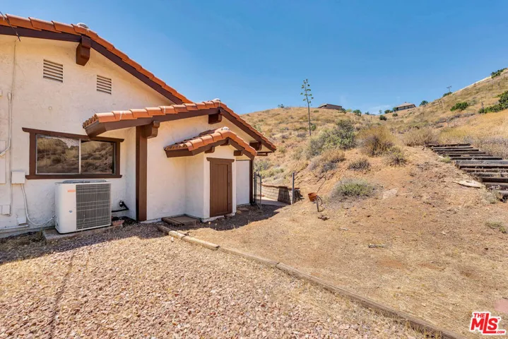9235 Escondido Canyon Road, Agua Dulce, California 91390