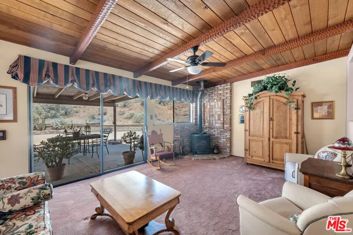 9235 Escondido Canyon Road, Agua Dulce, California 91390