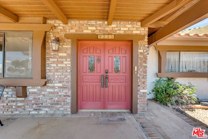 9235 Escondido Canyon Road, Agua Dulce, California 91390