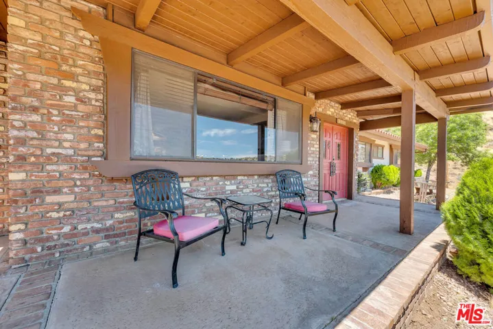 9235 Escondido Canyon Road, Agua Dulce, California 91390