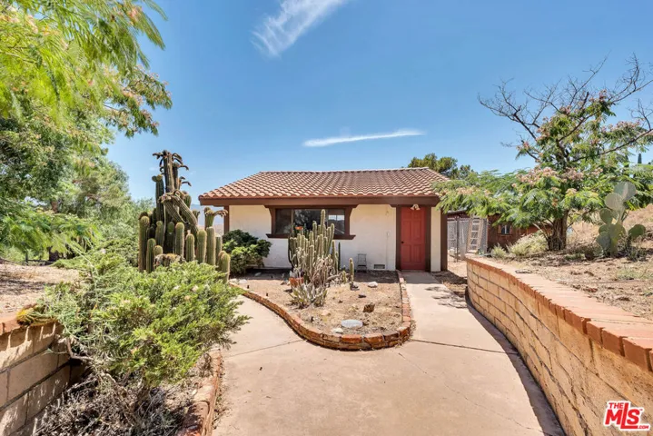 9235 Escondido Canyon Road, Agua Dulce, California 91390