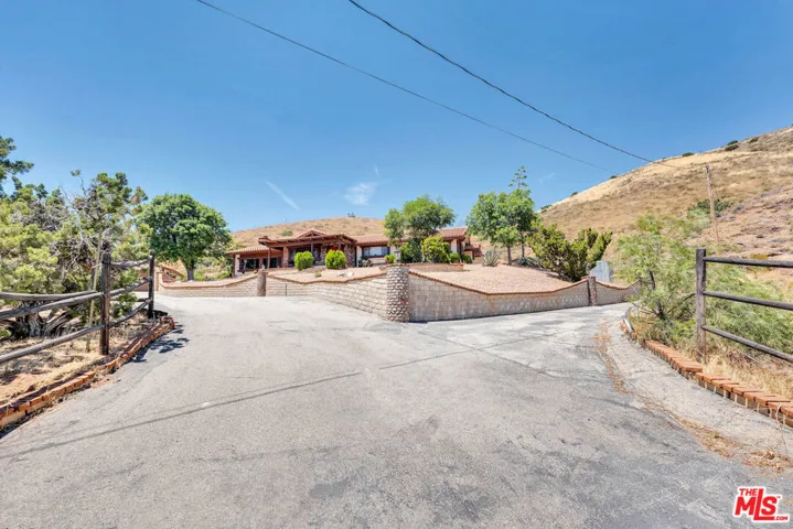 9235 Escondido Canyon Road, Agua Dulce, California 91390