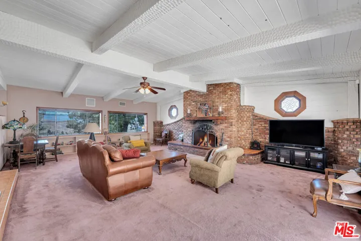 9235 Escondido Canyon Road, Agua Dulce, California 91390
