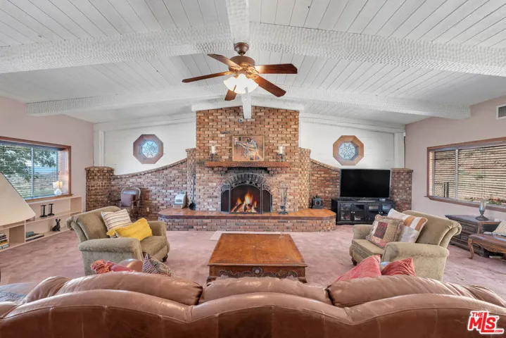 9235 Escondido Canyon Road, Agua Dulce, California 91390