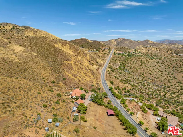 9235 Escondido Canyon Road, Agua Dulce, California 91390