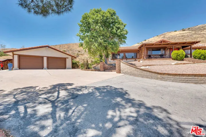 9235 Escondido Canyon Road, Agua Dulce, California 91390