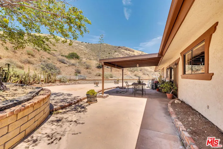 9235 Escondido Canyon Road, Agua Dulce, California 91390