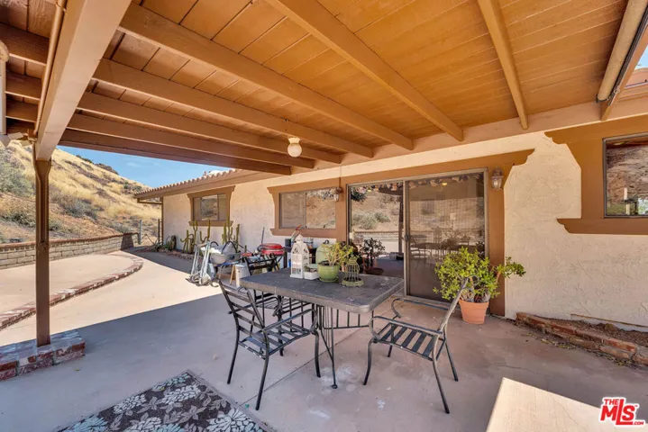 9235 Escondido Canyon Road, Agua Dulce, California 91390