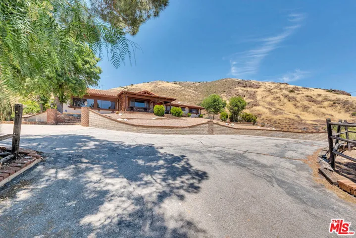9235 Escondido Canyon Road, Agua Dulce, California 91390