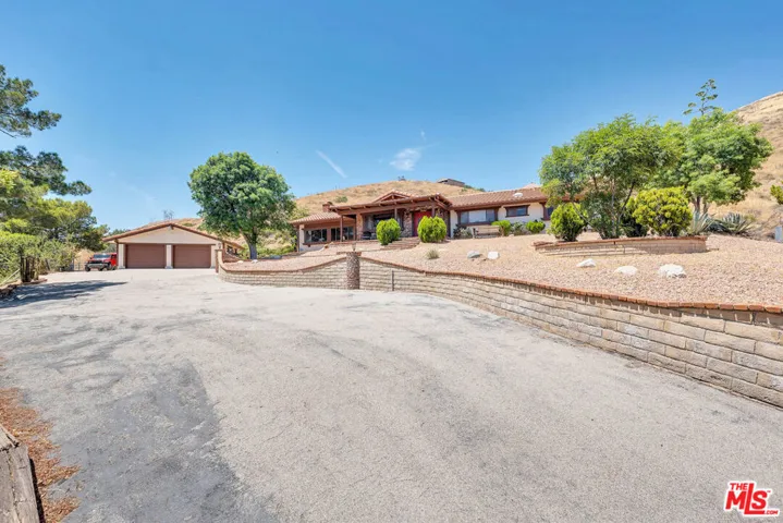 9235 Escondido Canyon Road, Agua Dulce, California 91390