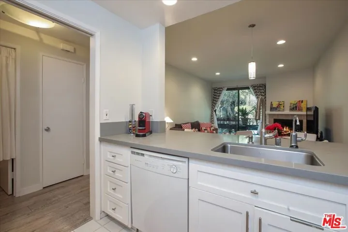 8675 Falmouth Avenue 203, Playa Del Rey, California 90293