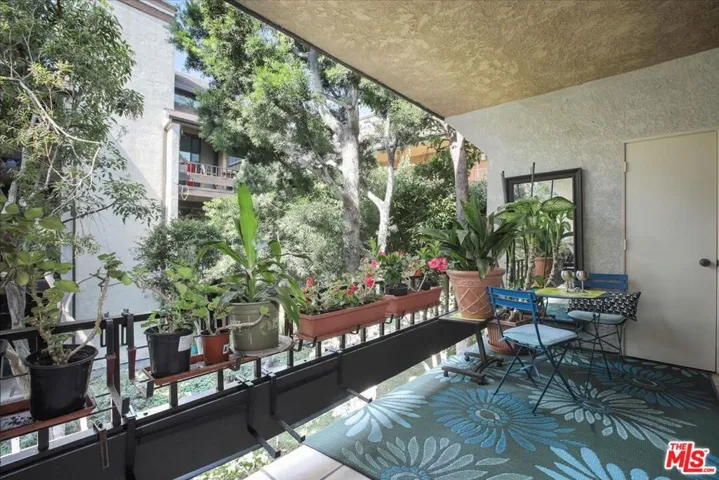 8675 Falmouth Avenue 203, Playa Del Rey, California 90293