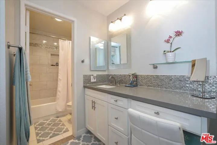 8675 Falmouth Avenue 203, Playa Del Rey, California 90293