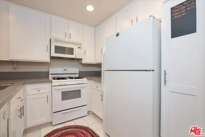 8675 Falmouth Avenue 203, Playa Del Rey, California 90293