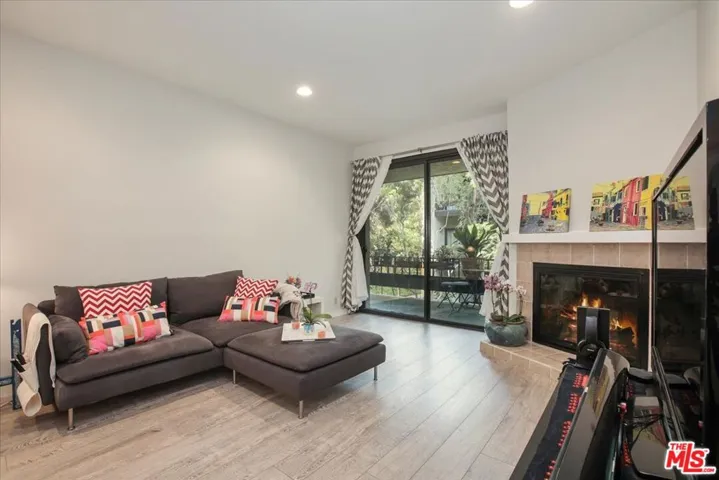 8675 Falmouth Avenue 203, Playa Del Rey, California 90293