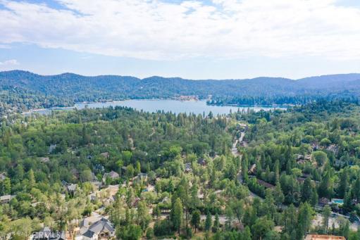 1213 Montreal Drive, Lake Arrowhead, California 92352
