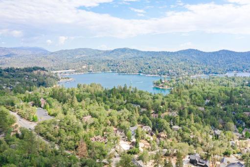 1213 Montreal Drive, Lake Arrowhead, California 92352