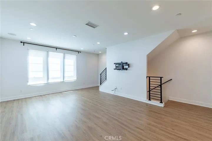10736 Bloomfield Street, Toluca Lake, California 91602