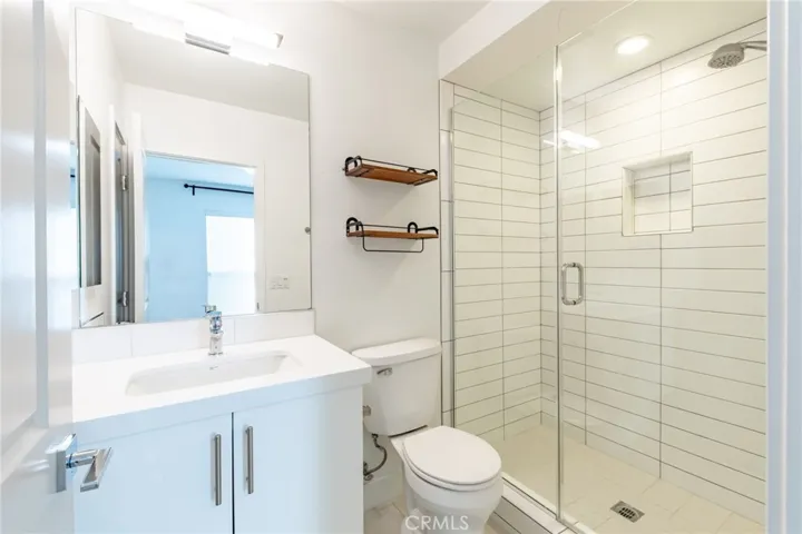 10736 Bloomfield Street, Toluca Lake, California 91602