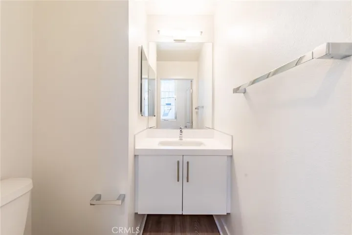 10736 Bloomfield Street, Toluca Lake, California 91602