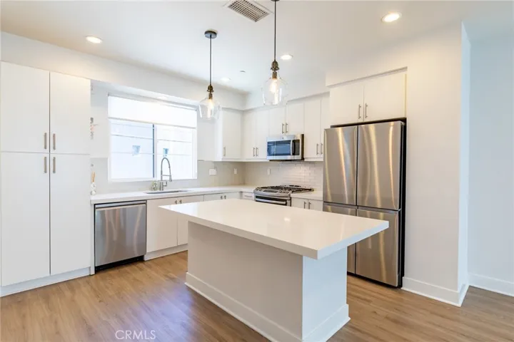 10736 Bloomfield Street, Toluca Lake, California 91602