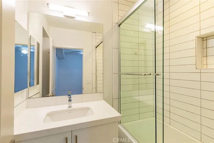 10736 Bloomfield Street, Toluca Lake, California 91602