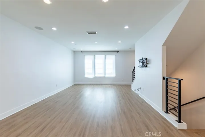 10736 Bloomfield Street, Toluca Lake, California 91602