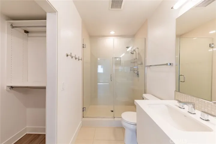 10736 Bloomfield Street, Toluca Lake, California 91602