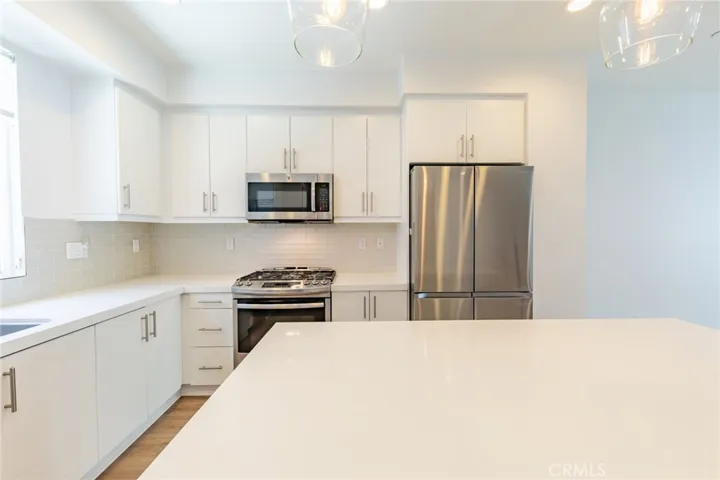 10736 Bloomfield Street, Toluca Lake, California 91602
