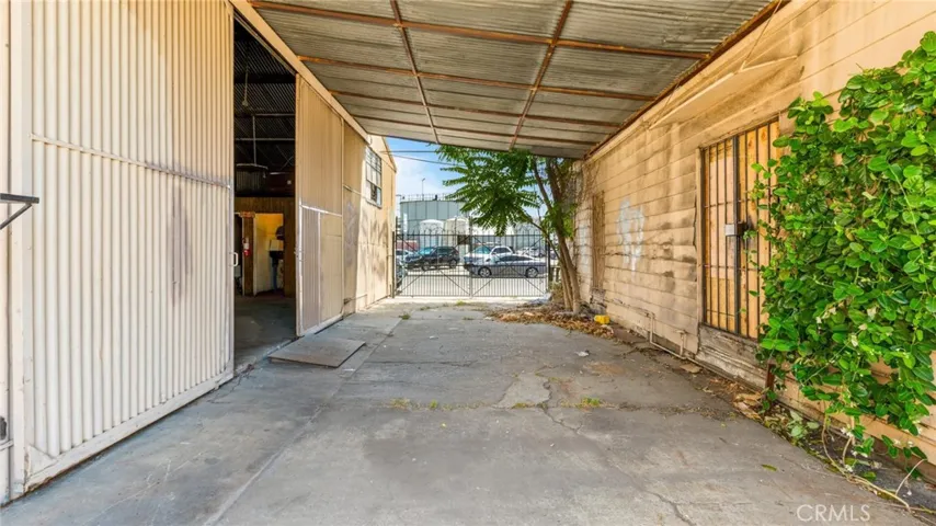 1525 S Sunol Drive, East Los Angeles, California 90023