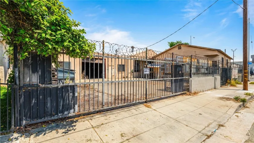 1525 S Sunol Drive, East Los Angeles, California 90023