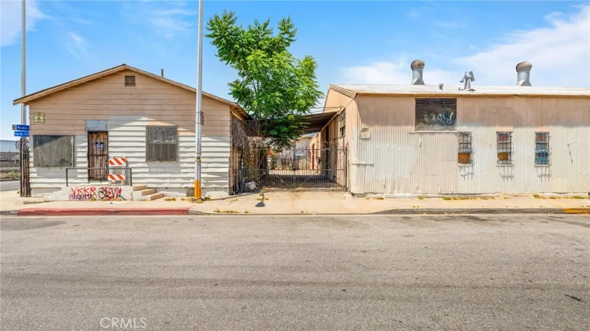 1525 S Sunol Drive, East Los Angeles, California 90023