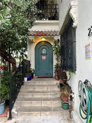 2376 Portland Street, Los Angeles, California 90007