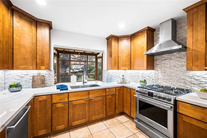 3940 Declaration Avenue, Calabasas, California 91302
