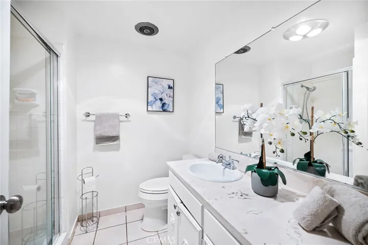 3940 Declaration Avenue, Calabasas, California 91302