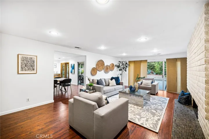 3940 Declaration Avenue, Calabasas, California 91302