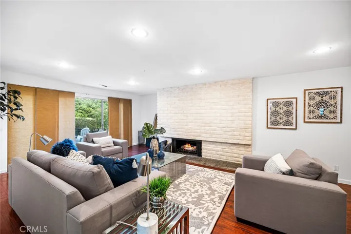 3940 Declaration Avenue, Calabasas, California 91302