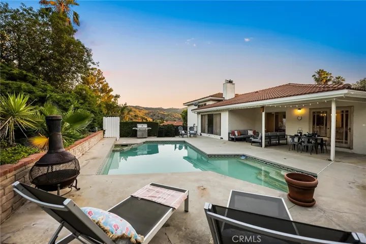 3940 Declaration Avenue, Calabasas, California 91302