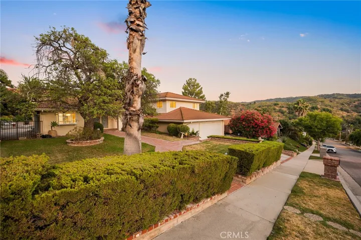3940 Declaration Avenue, Calabasas, California 91302