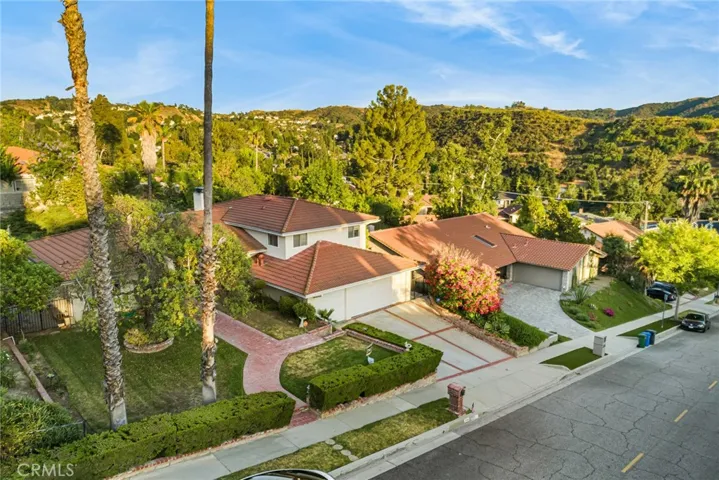 3940 Declaration Avenue, Calabasas, California 91302