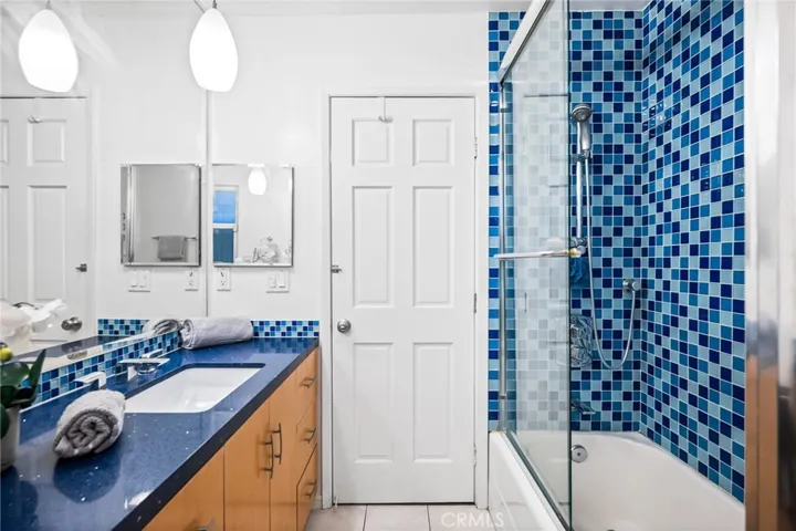 3940 Declaration Avenue, Calabasas, California 91302