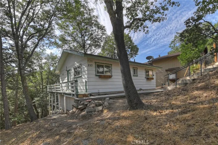 217 Wylerhorn Drive, Crestline, California 92325